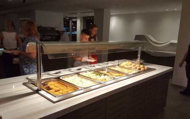 Anthea Hotel Apartments