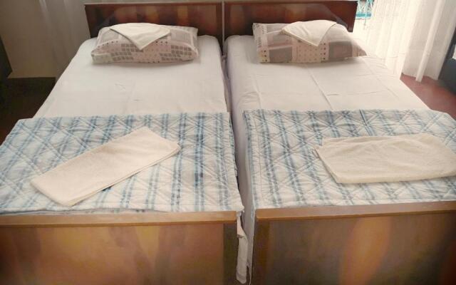 Achi Guest House