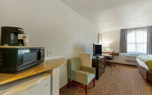 Quality Inn Alexis Rd