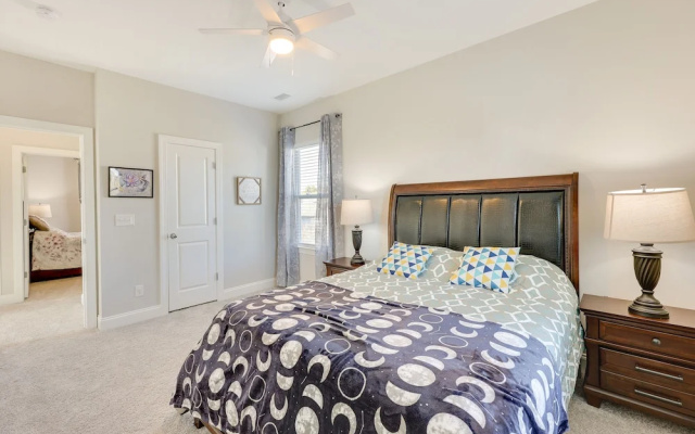Pet-friendly Wilmington Home - 2 Mi to Riverwalk