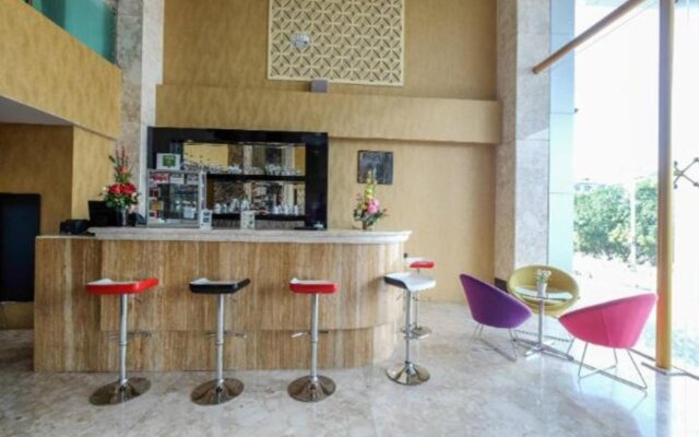 Travellers Hotel Phinisi