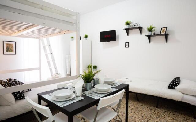 Home Hotel -  Anacreonte 7