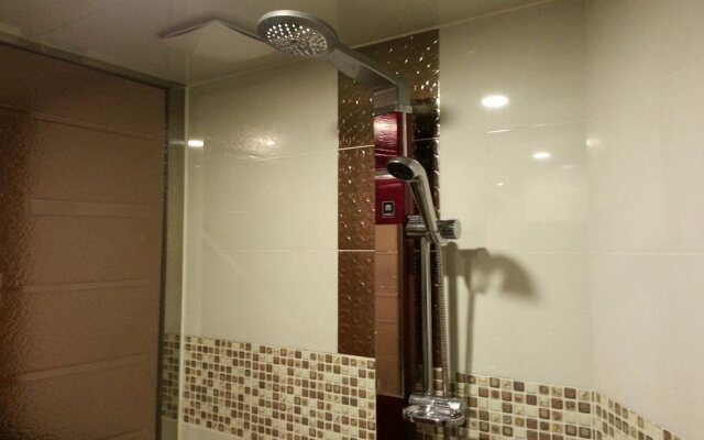 MJ Hotel