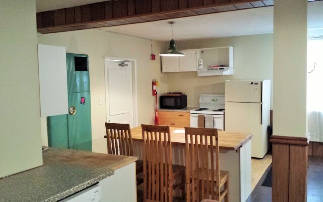 4 Bedroom Blue Mountain Rental with Hot Tub