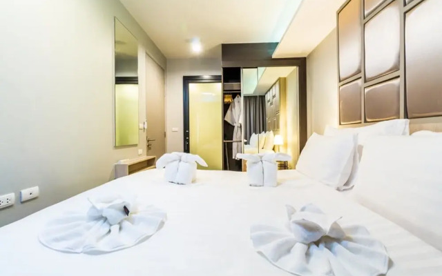 6Av 703 - Large Apartment in Surin Beach