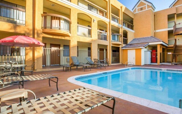 Quality Inn & Suites Westminster Seal Beach