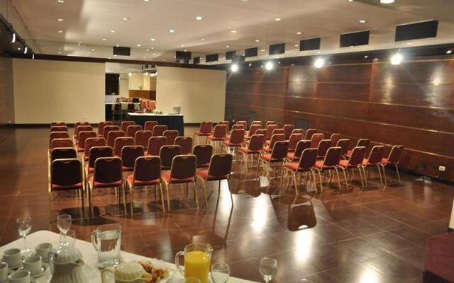 Carlton Hotel