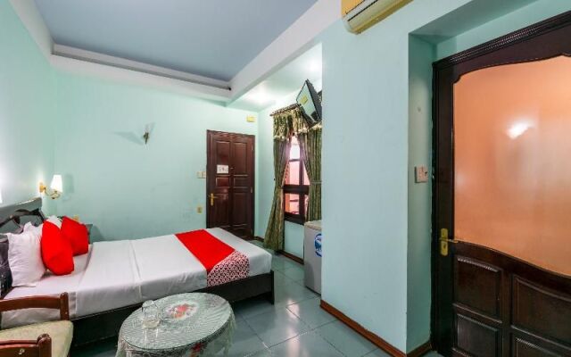 Super Oyo 266 Golden Gate