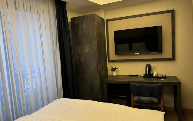 Lenus Hagia Sophia Hotel