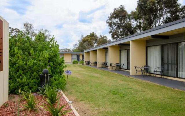 William Macintosh Motor Lodge