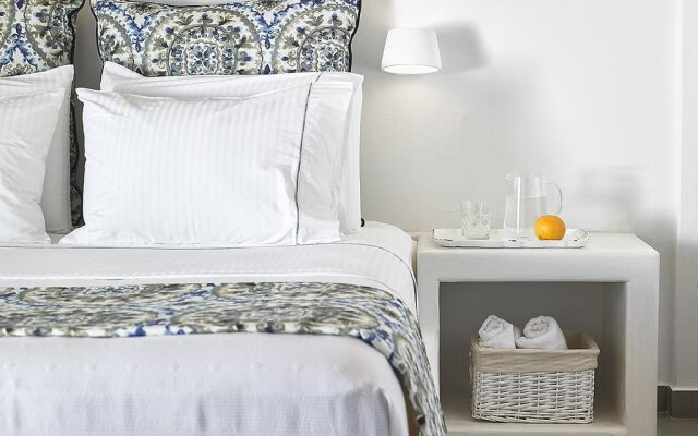 Lithos Luxury Rooms - Adults Only