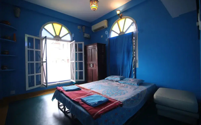 Holi-Wood Guesthouse