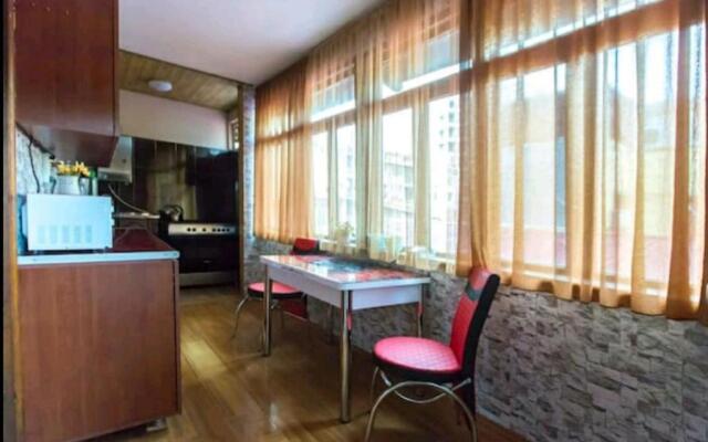 Kvartira u bul'vara 1