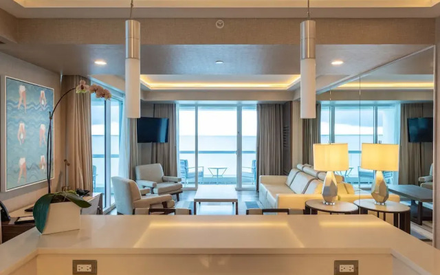 Oceanview Condo in Central Beach
