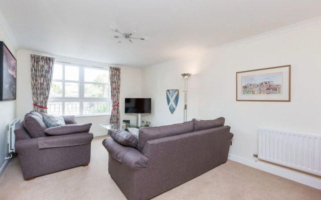 388 Old Tolbooth Wynd Apartment 2