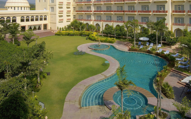 Le Méridien Jaipur Resort & Spa