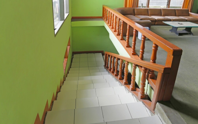 OYO 90136 Hotel Bone Indah