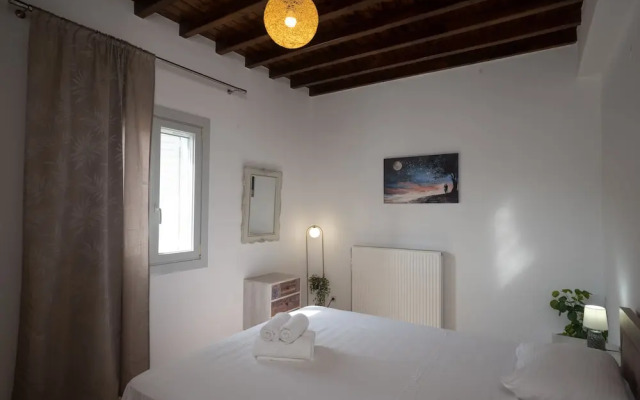 Mykonos Stylish Ivory Apt w Shared Pool