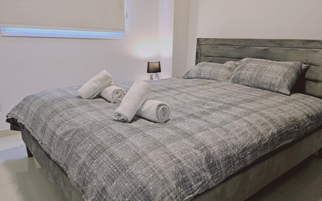 104 NIC - 102 Stay Cosmo City Suite