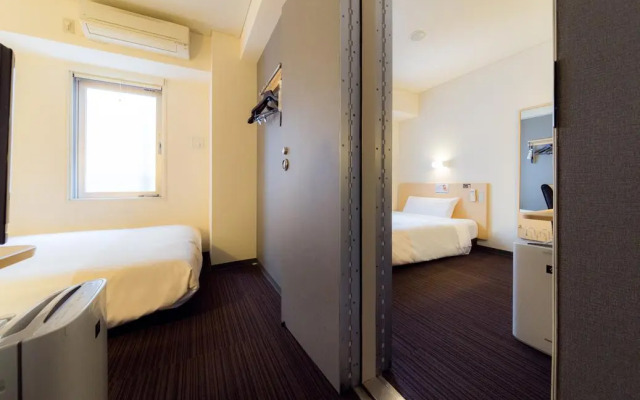 Super Hotel Subway Tanimachi 4-chome Exit 6