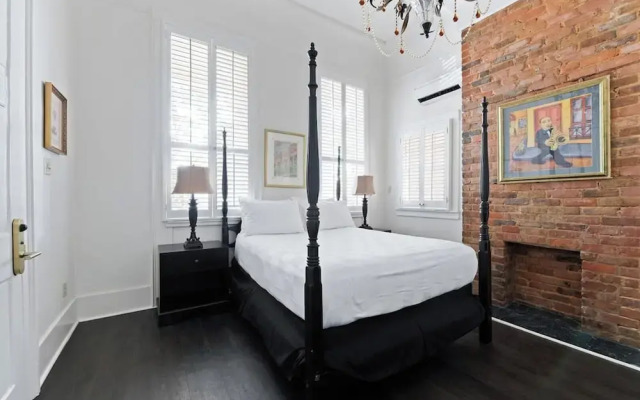 The Streetcar Historic Hotel