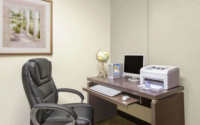 Baymont by Wyndham Boston Heights/Hudson