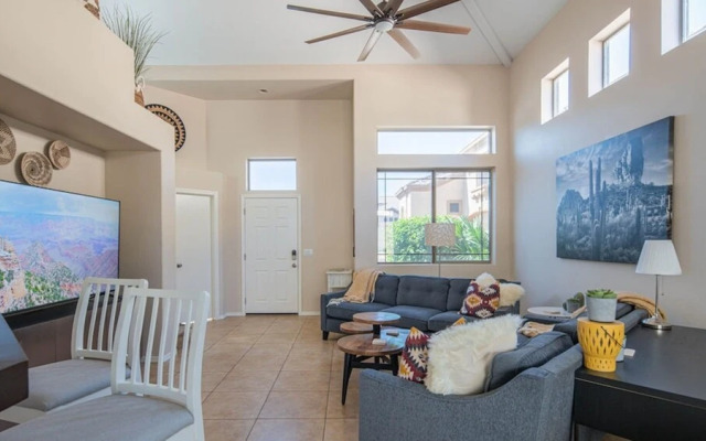 Stylish Cave Creek 3 Bdrm Vacation Home!