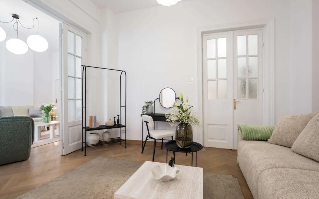 Stunning 3BR Apartment in Bucharest