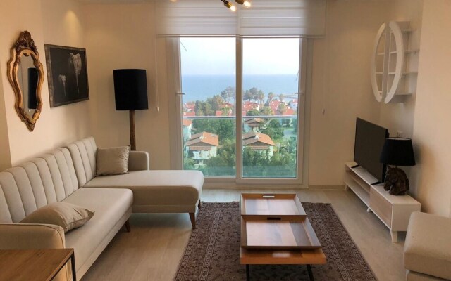 GoldenPark King Suites with Balcony & Sea view