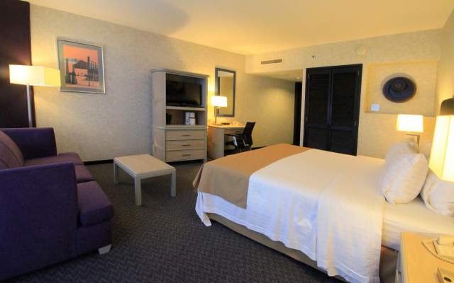 Holiday Inn Monterrey - Parque Fundidora by IHG