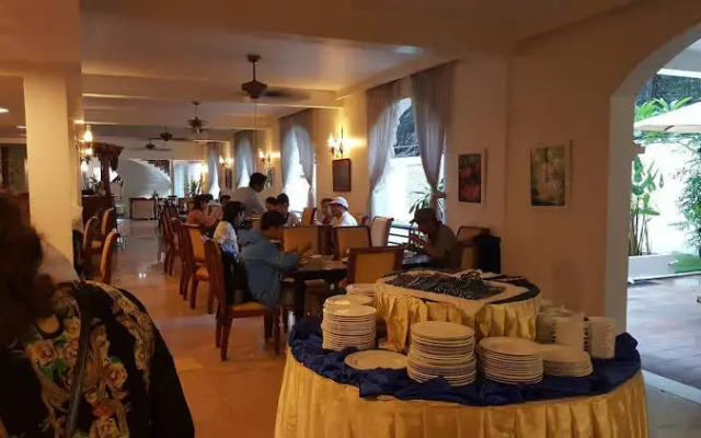 Grand Riverview Boutique Hotel