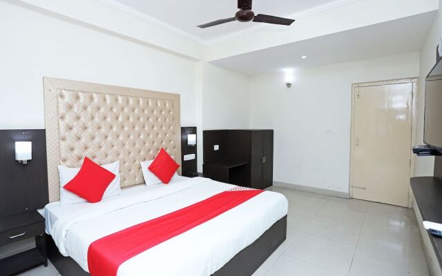 OYO 44364 Hotel Gaurab