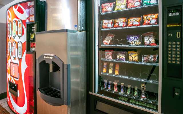 Quality Inn & Suites Metropolis I-24