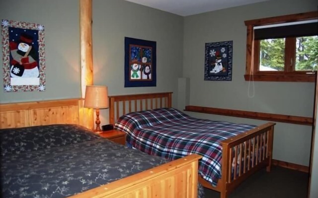 Kowal Ski Cabin by Apex Accommodations