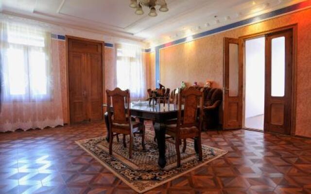 Raindi Guesthouse