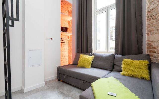 Chlodna Central Warsaw Apartment