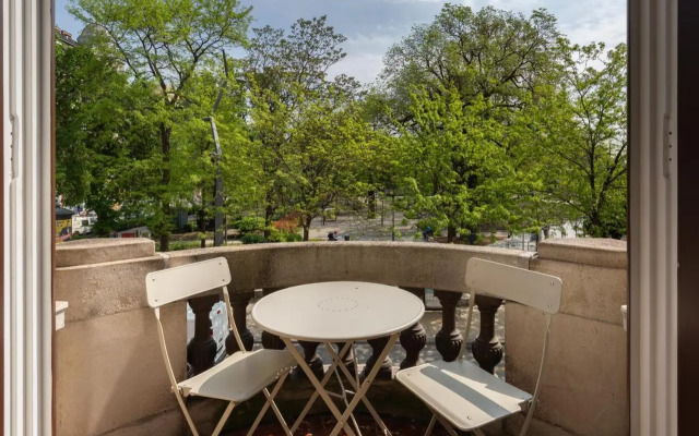 SUPER CENTRAL 2BR-2BT with Balcony&View&Sauna&Jacuzzi