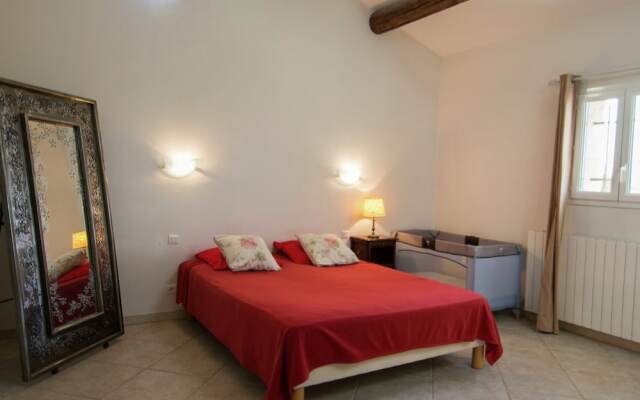 Welcoming Villa with Private Pool in Montfrin