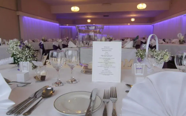 Cullen Bay Hotel