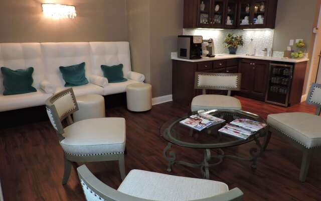 Water's Edge Resort & Spa