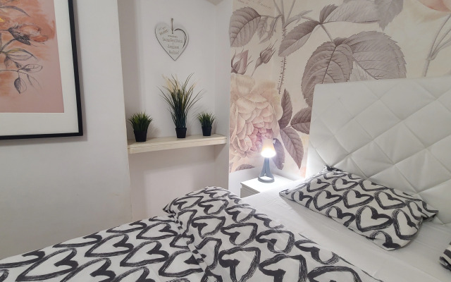Lorf Hostel&Apartments