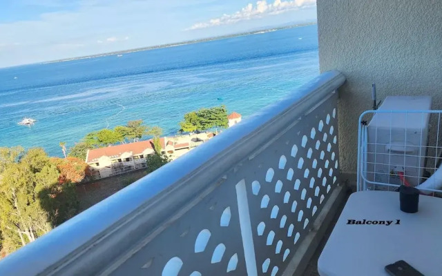 La Mirada Residences