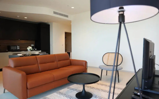 Luxury High Floor Suite Mercury Towers