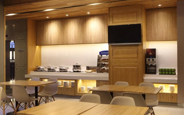 AI Hotel Jakarta Thamrin