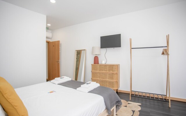Liiiving in Porto-Downtown Spacious Home