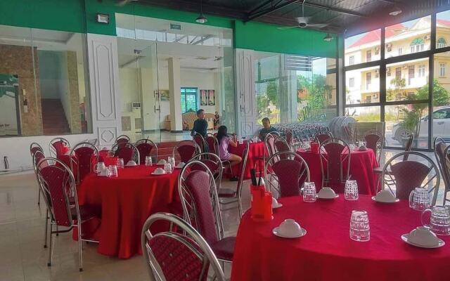 Royal Hotel Cua Lo Beach