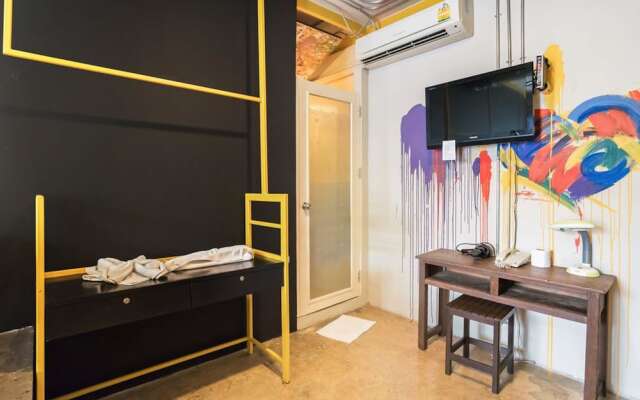 Saladaeng Gallery Hostel By Favstay