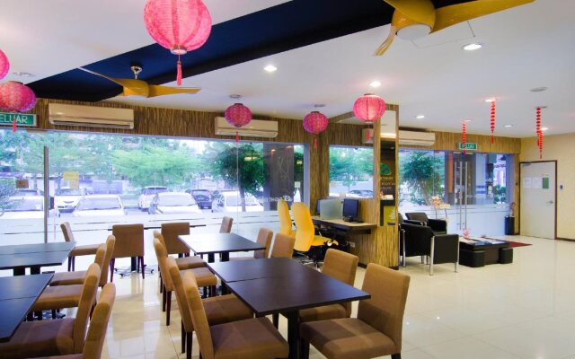 8 Days Boutique Hotel @ Mount Austin JB