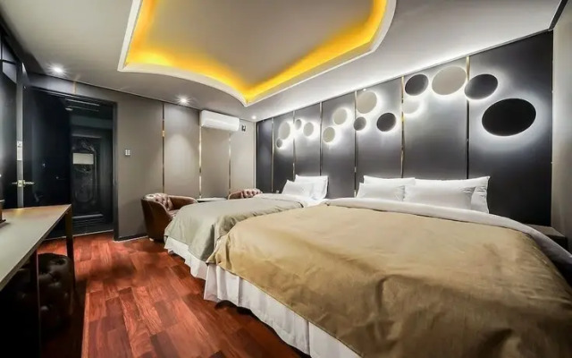 Hongdae The Gray Hotel