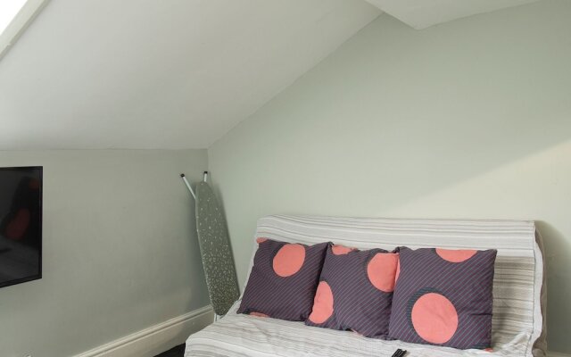 Contemporary Apartment in Manchester near Tram Station